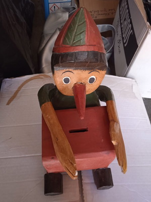 Vintage ξύλινος κουμπαράς Πινόκιο.