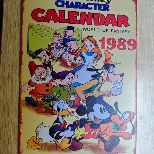 Walt Disney Metal Sign 1989 like new, vintage decorative calendar
