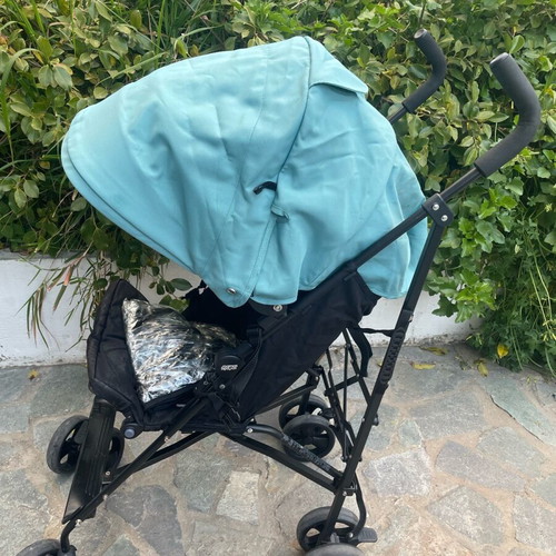 Mamas and Papas lightweight umbrella stroller like new with accessories