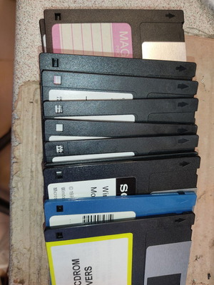 3.5" floppy disks, pack of 12