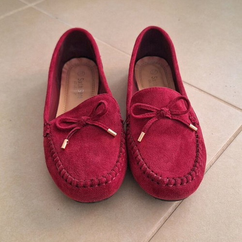 Bozikis loafers burgundy suede type like new