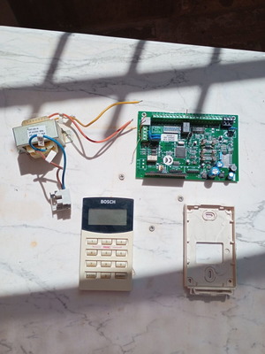 Bosch σύστημα συναγερμού CP 508 μεταχειρισμένο με πληκτρολόγιο και μετασχηματιστή