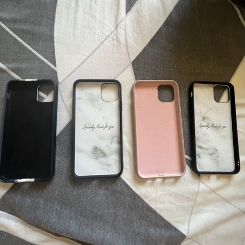iPhone 11 Pro Max cases like new, pack of 4 with ring holder gift