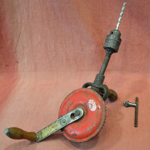 Hand drill tool USA easy to use period 1940-1950 (65 euros).