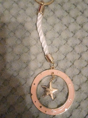 Keychain with star new, white and pink