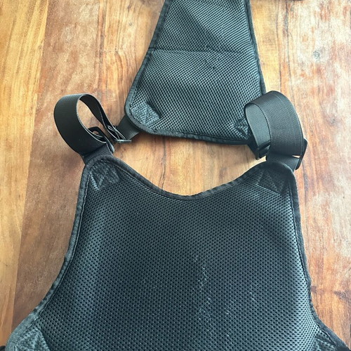 Vest bag like new, easy to wear