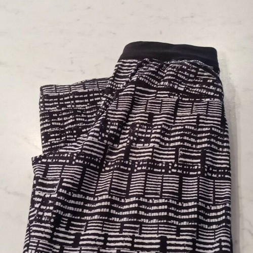 Nike women's 3/4 leggings like new, size S