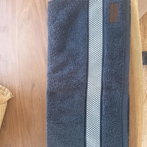 Luxury face towel with stripe 50x90 new