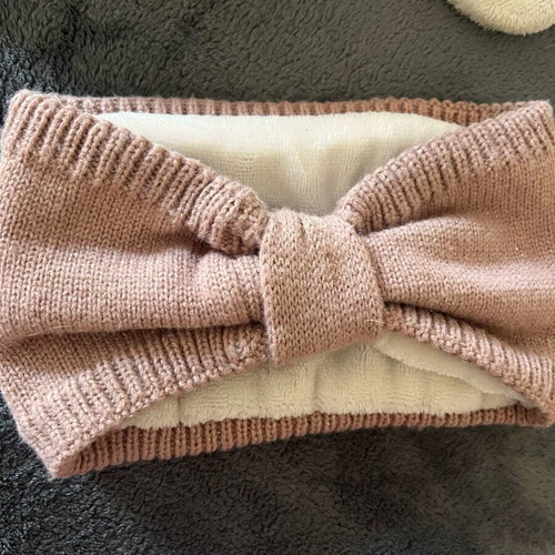 Knitted hat and scarf set like new with sherpa, size 9-12 months
