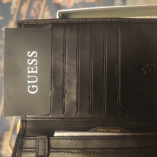 Guess men's leather wallet black new with tags