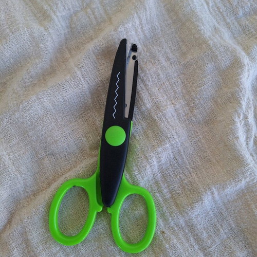 Paper scissors zigzag used