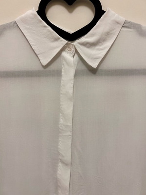 White Benetton shirt like new, size M