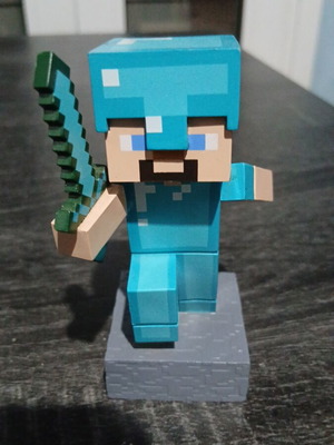 Minecraft figurine like new