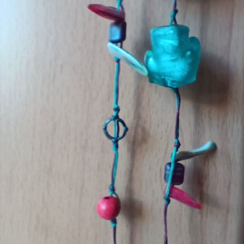 Long necklace like new, multicolored, 90 cm length