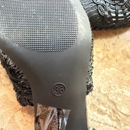 Slingback perforated black pumps like new, heel height 5cm