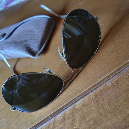 Ray-Ban Aviator Classic RB3025 sunglasses like new, green G-15 lenses