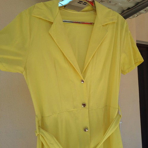 Yellow maxi dress with buttons and belt like new