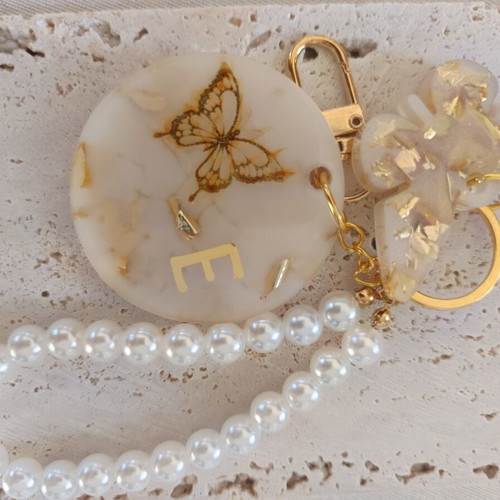 Resin Keychain with Monogram, Pearls and Butterfly
