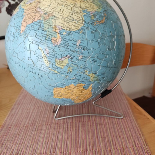Ravensburger 3D globe puzzle, 20cm diameter, 540 pieces