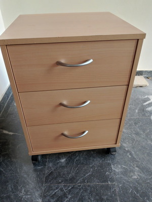 Office drawer unit with wheels