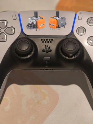 Χειριστήριο PS5 DualSense λευκό σαν καινούργιο με TMR Hall Effect Joystick