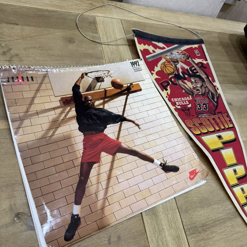 Vintage NBA Memorabilia used Michael Jordan 1992 calendar & Scottie Pippen felt pennant