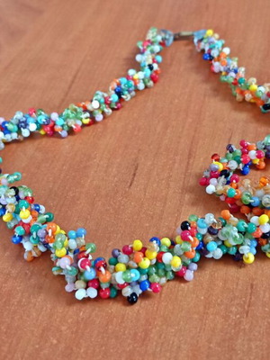 Vintage necklace used, handmade with rocailles pearls