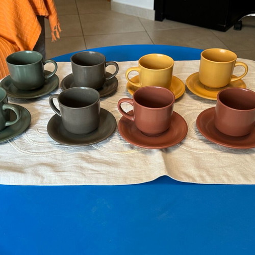 Set of 8 coffee cups with saucers new in earthy autumn shades
