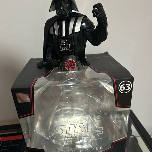 Darth Vader bust Abysse like new with box