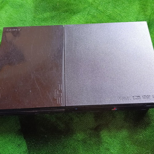 Sony PlayStation 2 Slim console