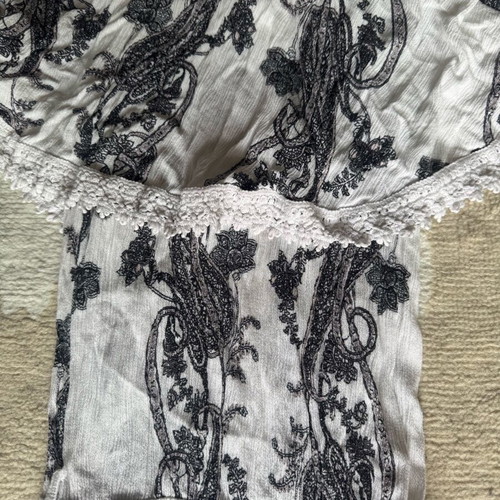 Summer dress size M used, black and white, with side tear
