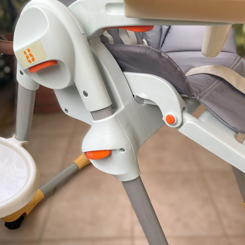 Chicco Polly 2 in 1 High Chair like new