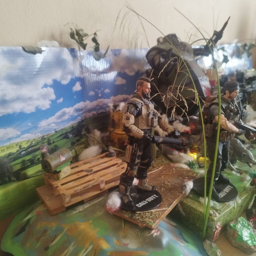 Call of Duty MacFarlane diorama with Seraph, Frank Woods, Soap, Ghost, and more, like new