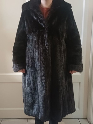 Fur coat like new, genuine black, handmade