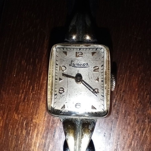 Lunesa vintage women's watch used, gold color