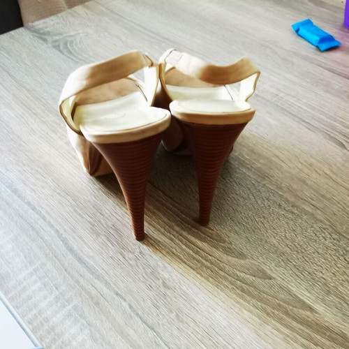 Jessica Simpson pumps like new, beige, 12 cm heel, size 36