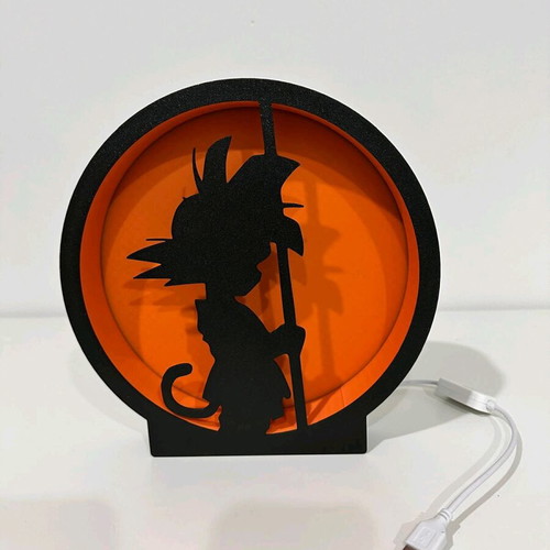 Son Goku lamp like new with USB and switch 24x24cm