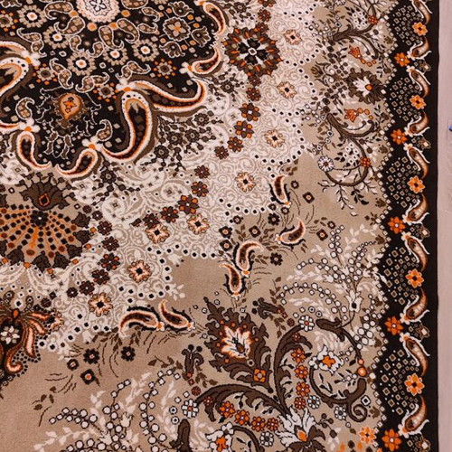 Wool rug 2.50x3.50 like new with floral and lachouria patterns