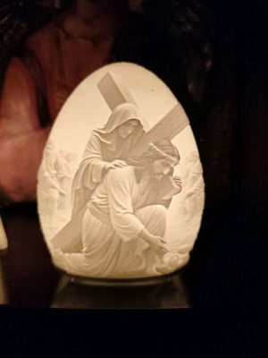 Easter lithophane egg new with depiction of the Way to Golgotha