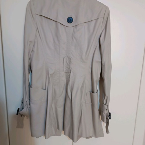 Zara beige trench coat like new, spring with double-breasted closure