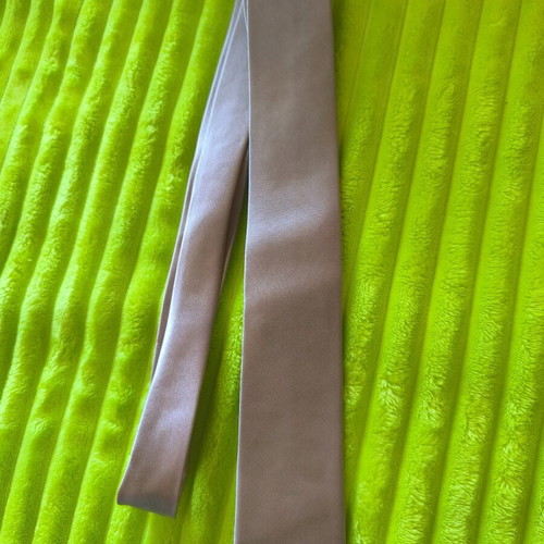 Men's narrow satin tie pink in very good condition