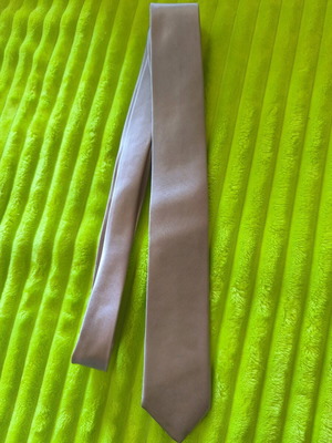 Men's narrow satin tie pink in very good condition