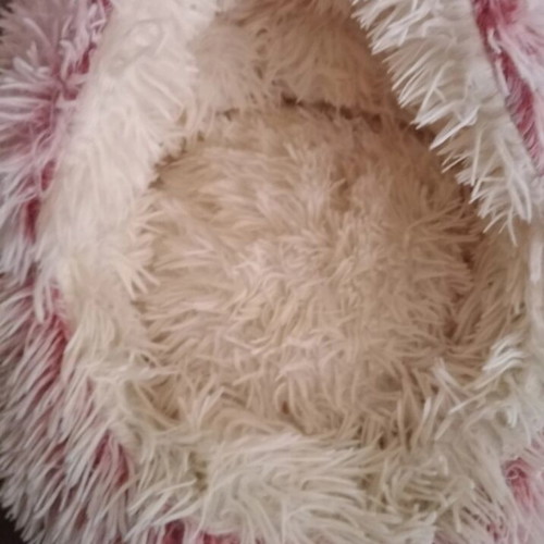 Cat bed envelope style pink and cream like new