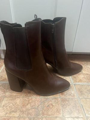 Dorothy Perkins ankle boots new, dark brown leather, size 39