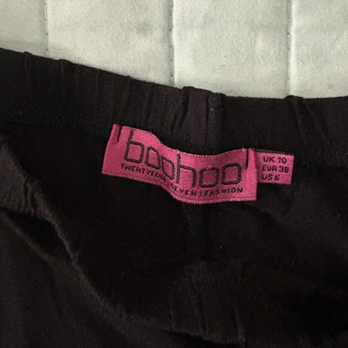 Boohoo shorts size 38 like new, black
