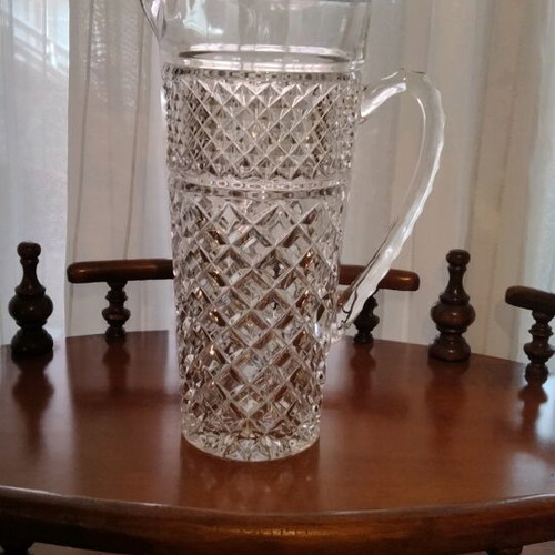 Crystal pitcher like new with diamond point pattern