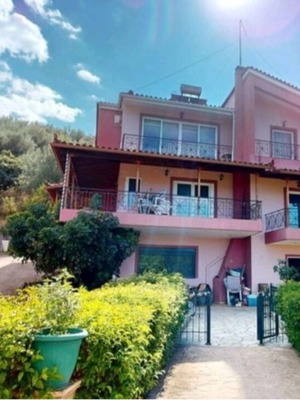 Μονοκατοικία 280 τ.μ. σε οικόπεδο 10.000 τ.μ. με 6 υπνοδωμάτια στη Μεσσηνία