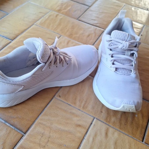 Puma women's athletic shoes used in good condition