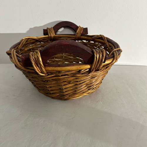 Wicker basket like new