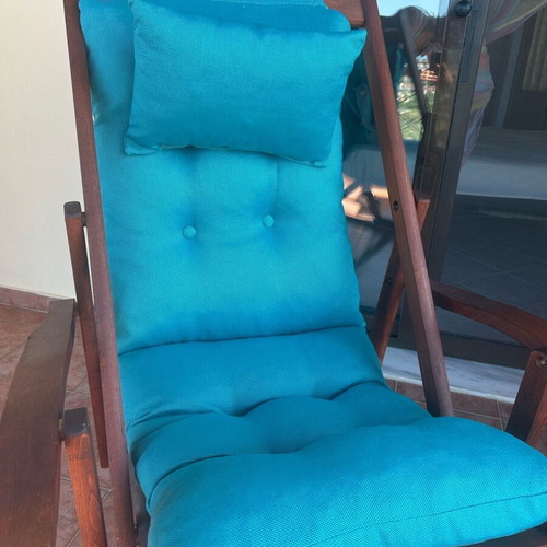 Outdoor chairs like new with blue fabric and reclining backrest
